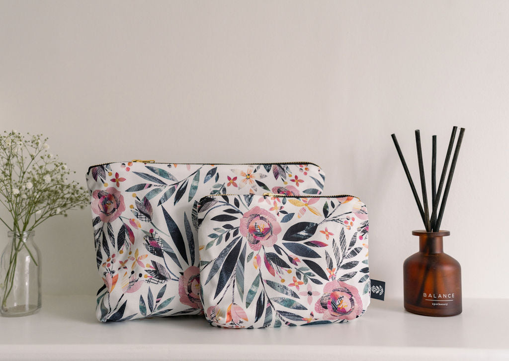 SUMMER FLORAL WASH BAG