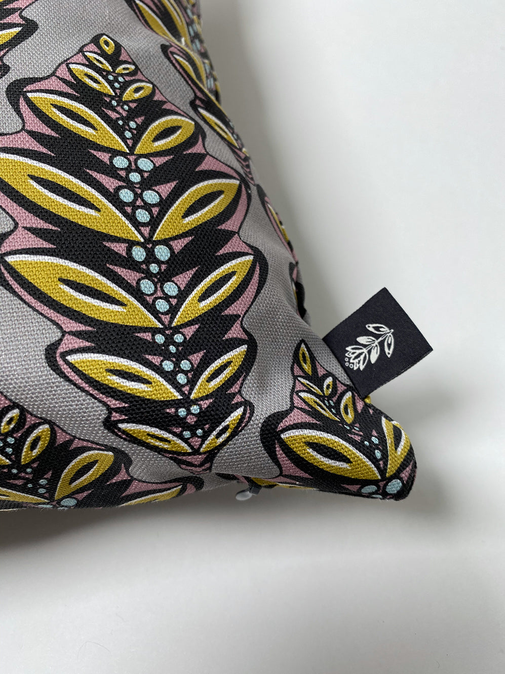GREY OAK LEAF CUSHION | END OF LINE