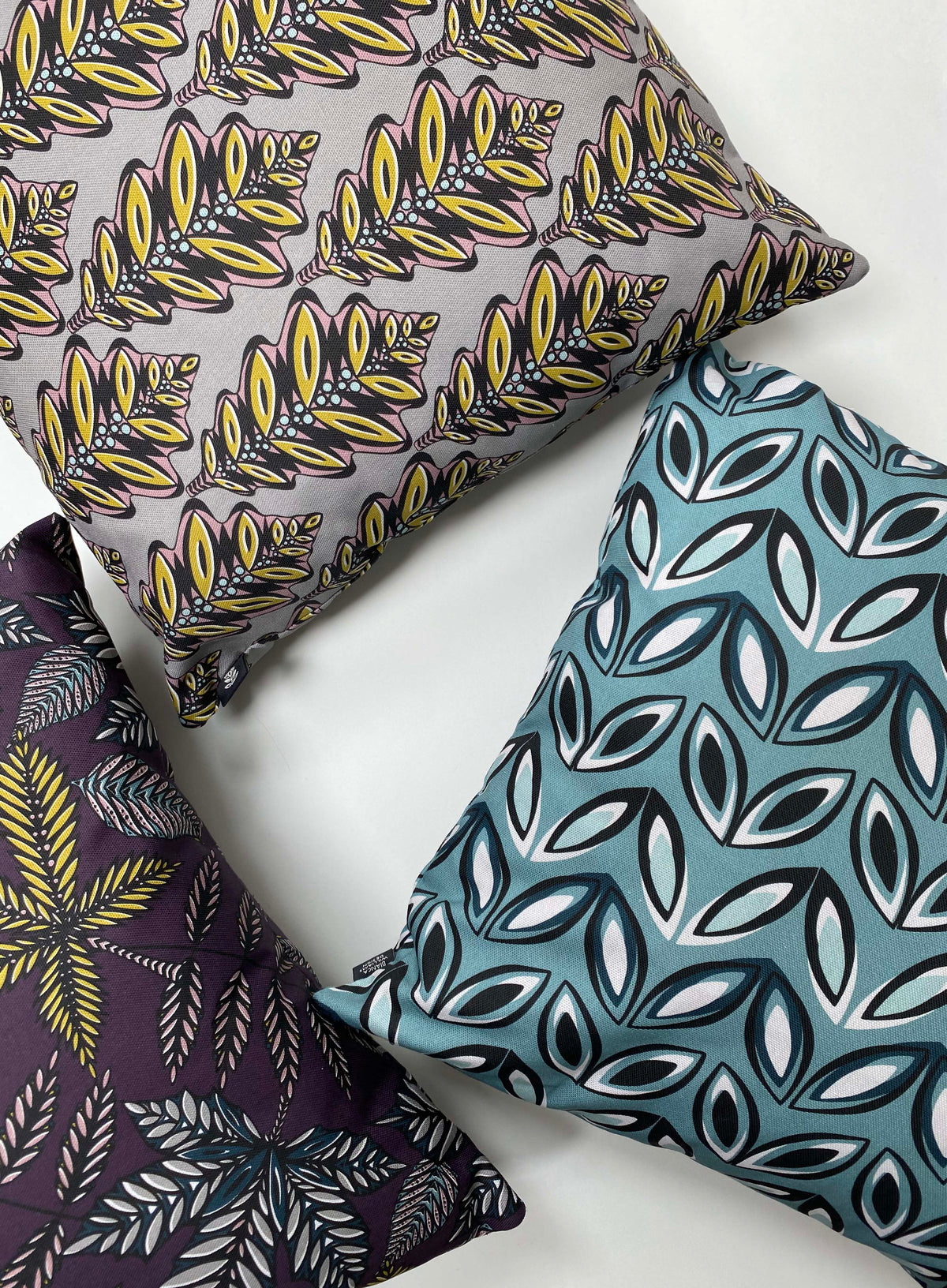 GREY OAK LEAF CUSHION | END OF LINE
