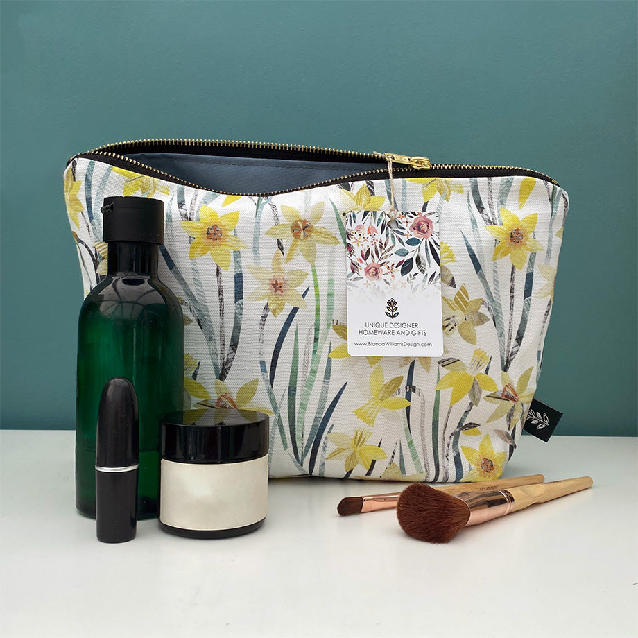 DAFFODIL WASH BAG | SAMPLE