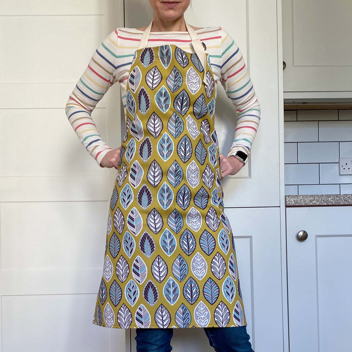 YELLOW BEECH LEAF APRON | END OF LINE